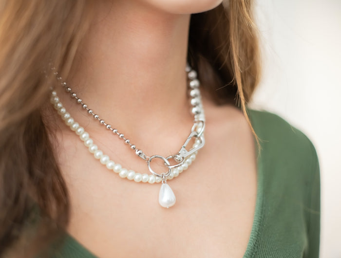 ALL PEARL NECKLACES